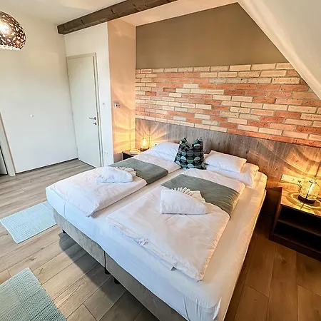 Dreko Panzio & Borbisztro 4* Győrújbarát