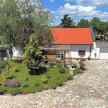 Bed & Breakfast Dreko Panzio & Borbisztro Győrújbarát