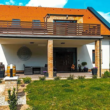Bed & Breakfast Dreko Panzio & Borbisztro 4*